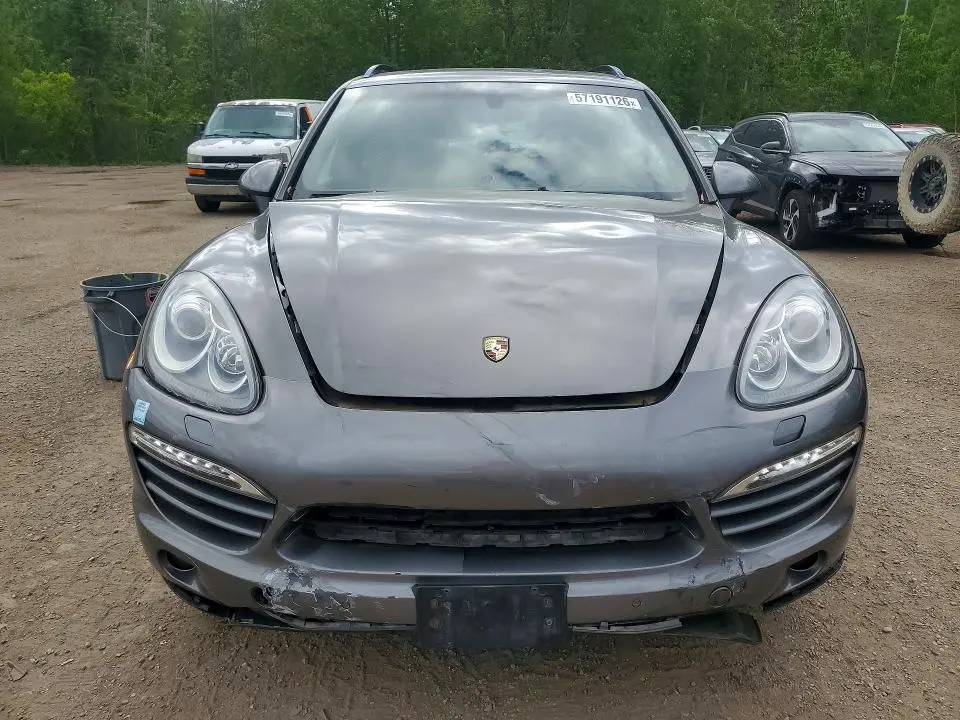 2013 PORSCHE CAYENNE   