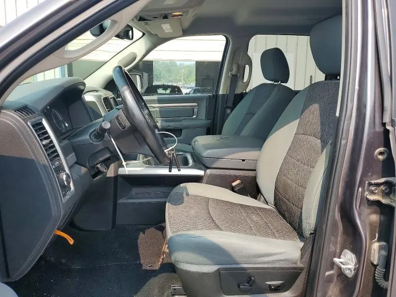 2017 RAM 1500 SLT  