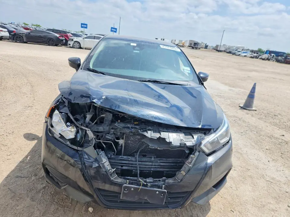 2020 NISSAN VERSA SV  