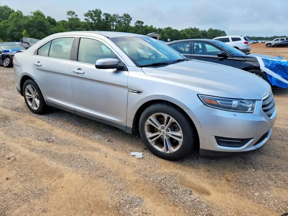 2015 FORD TAURUS SEL  