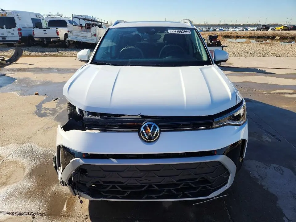 2025 VOLKSWAGEN TAOS SE  