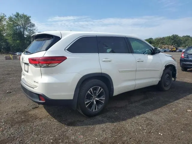 2018 TOYOTA HIGHLANDER LE  