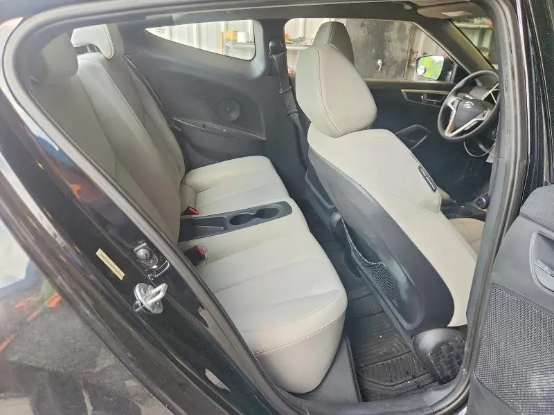 2013 HYUNDAI VELOSTER BASE  