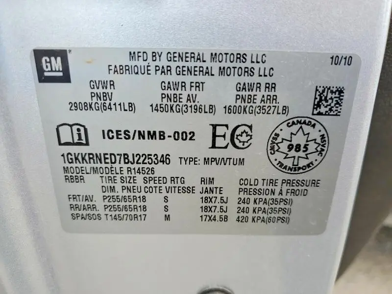 2011 GMC ACADIA SLE  