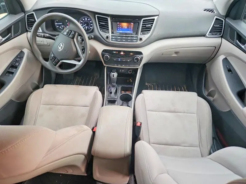 2016 HYUNDAI TUCSON SE  