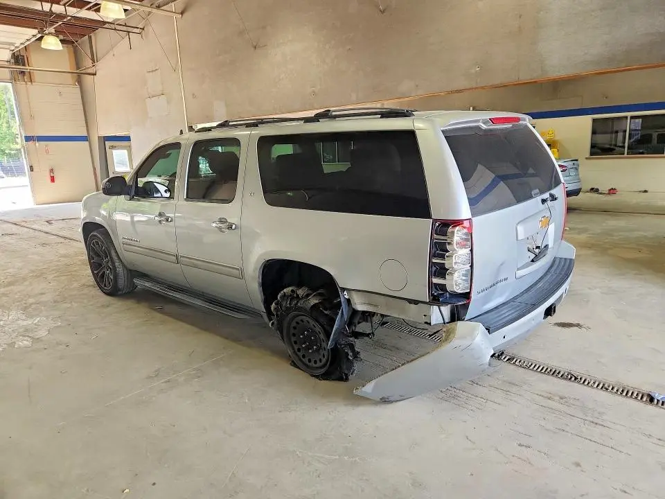 2013 CHEVROLET SUBURBAN K1500 LT  