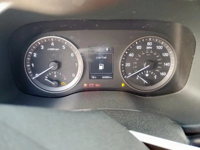 2017 HYUNDAI TUCSON SE  