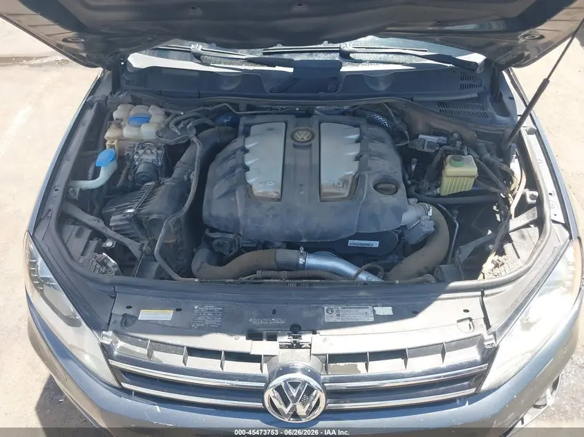 2011 VOLKSWAGEN TOUAREG TDI LUX