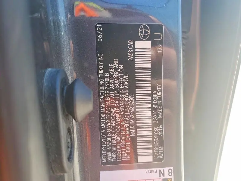2021 TOYOTA C-HR XLE  