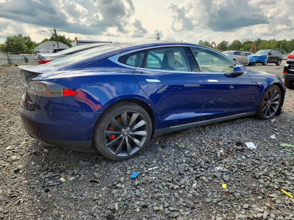 2015 TESLA MODEL S   