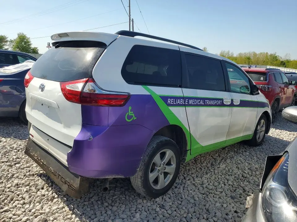2015 TOYOTA SIENNA LE  