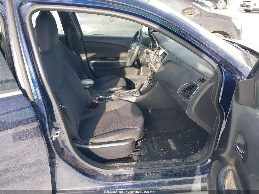 2014 CHRYSLER 200 LX