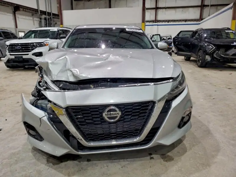 2019 NISSAN ALTIMA SV  