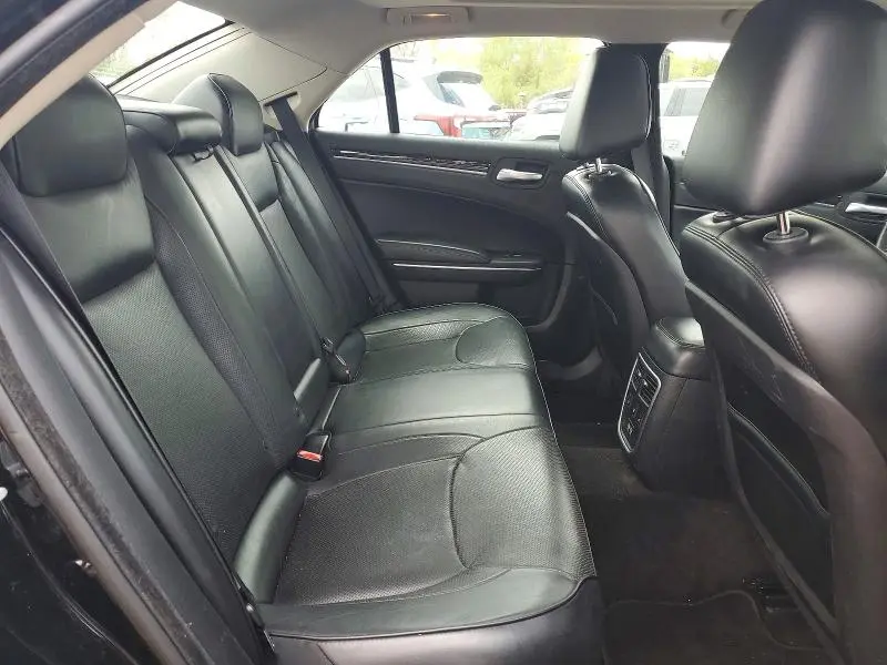 2016 CHRYSLER 300C   