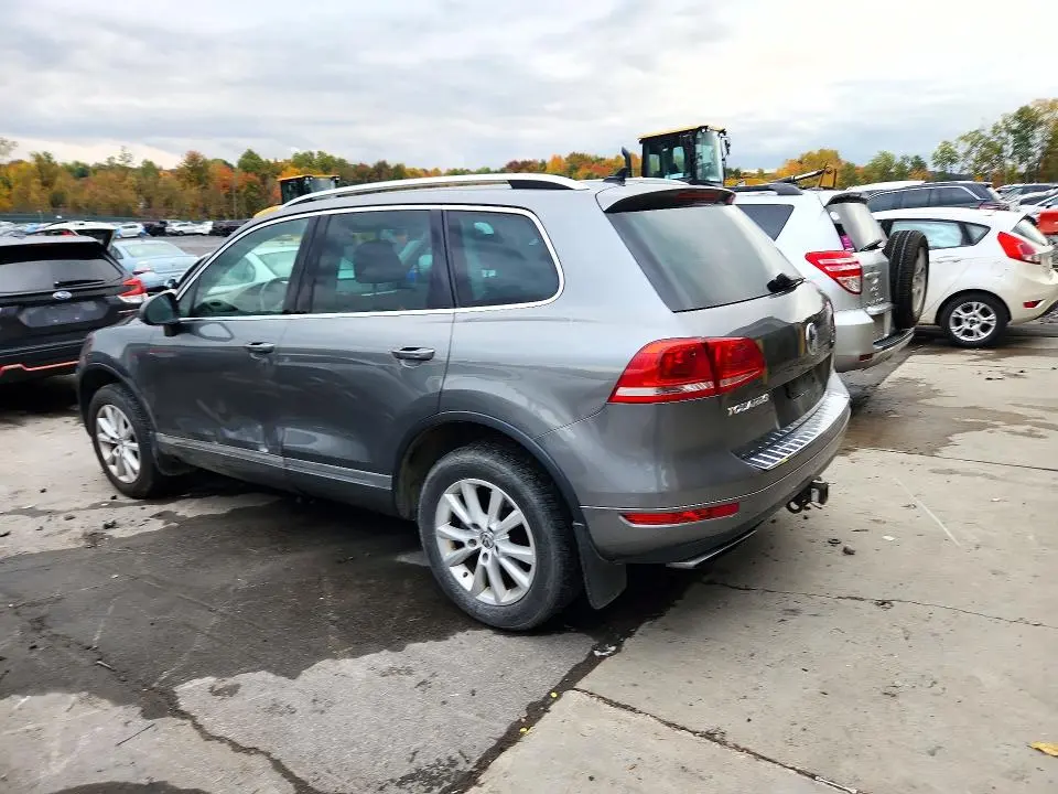 2014 VOLKSWAGEN TOUAREG V6  