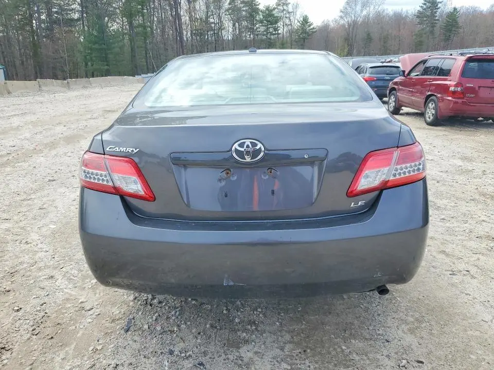 2011 TOYOTA CAMRY LE  