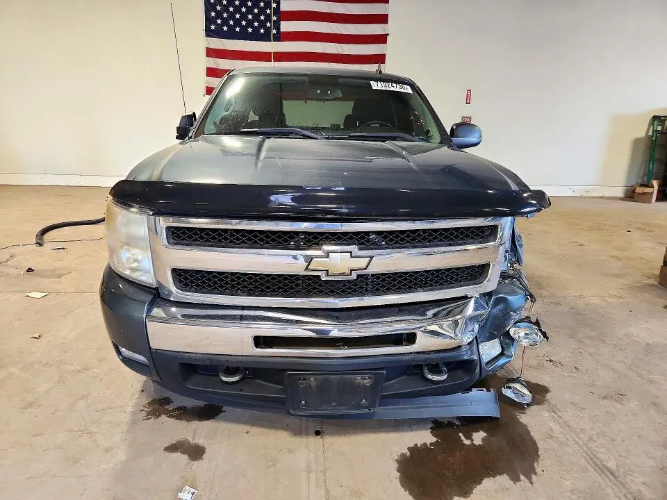 2011 CHEVROLET SILVERADO K1500 LT  