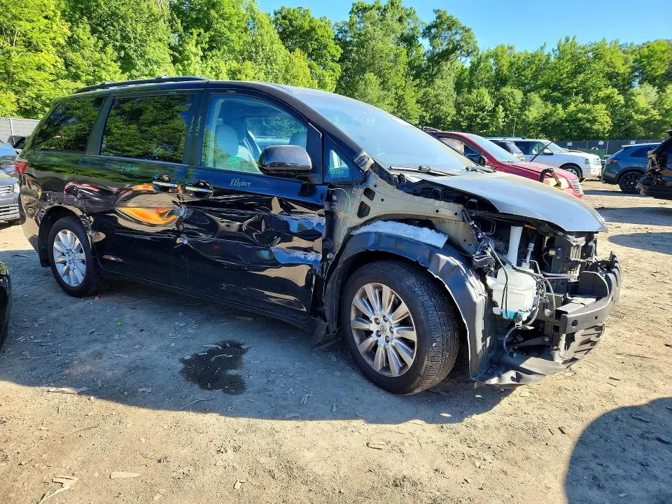 2015 TOYOTA SIENNA XLE PREMIUM 7-PASSENGER  