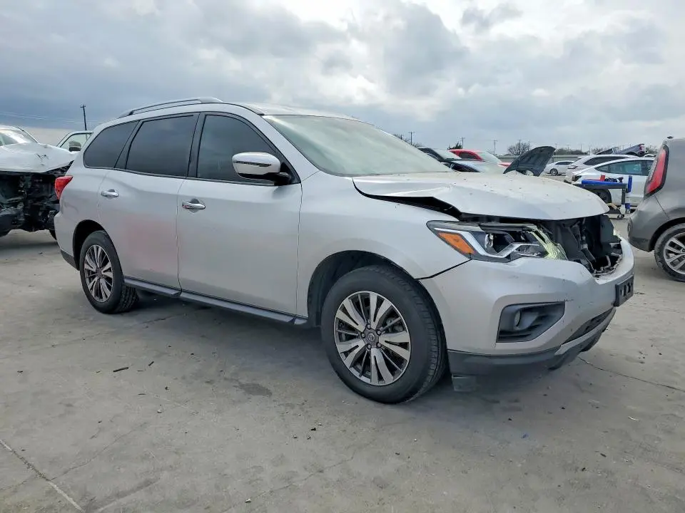 2019 NISSAN PATHFINDER SV  