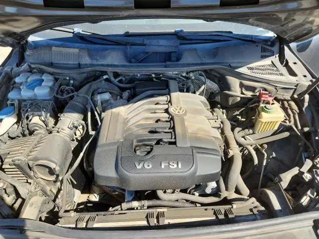 2016 VOLKSWAGEN TOUAREG SPORT  