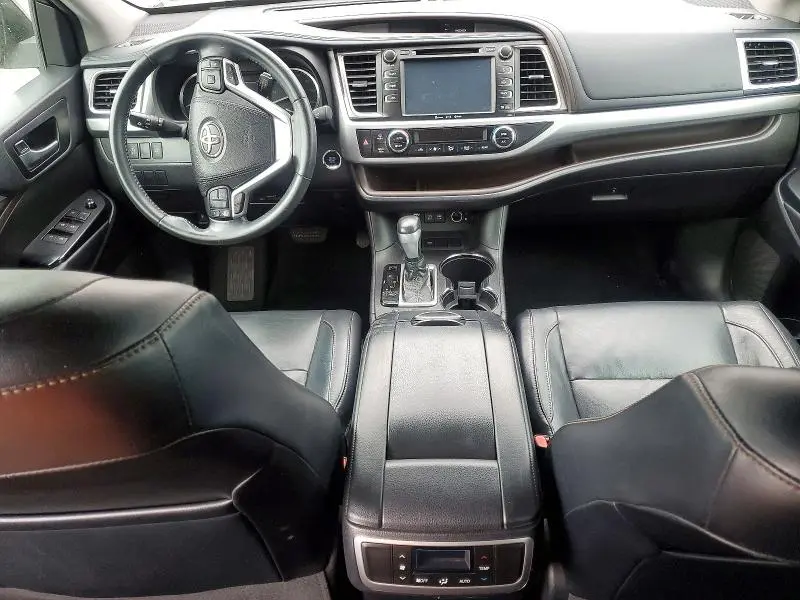 2018 TOYOTA HIGHLANDER XLE  