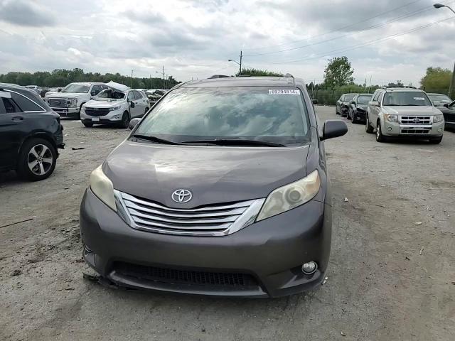 2011 TOYOTA SIENNA XLE