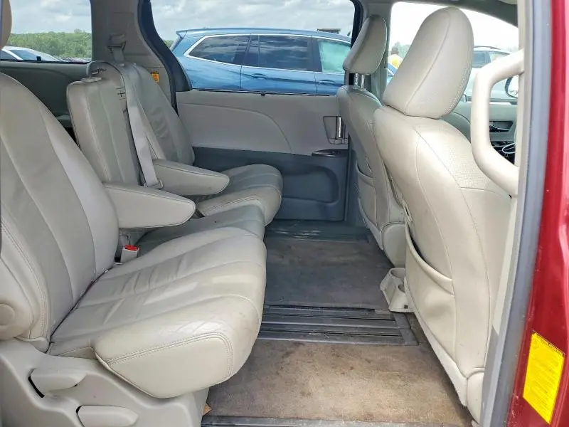 2011 TOYOTA SIENNA XLE 8-PASSENGER  