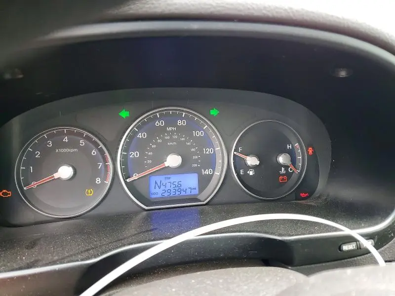 2011 HYUNDAI SANTA FE GLS  