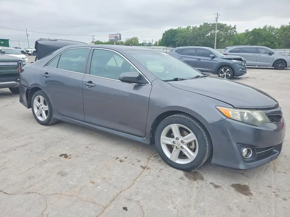 2012 TOYOTA CAMRY SE  