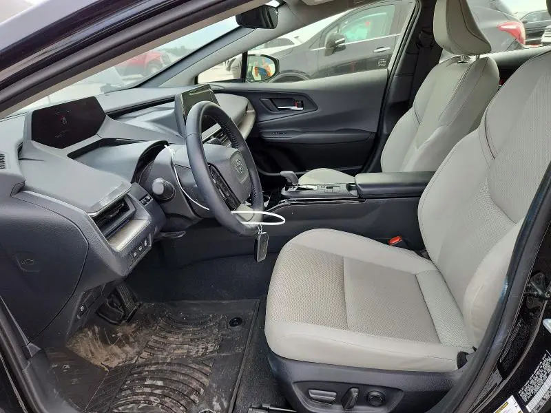 2024 TOYOTA PRIUS XLE  