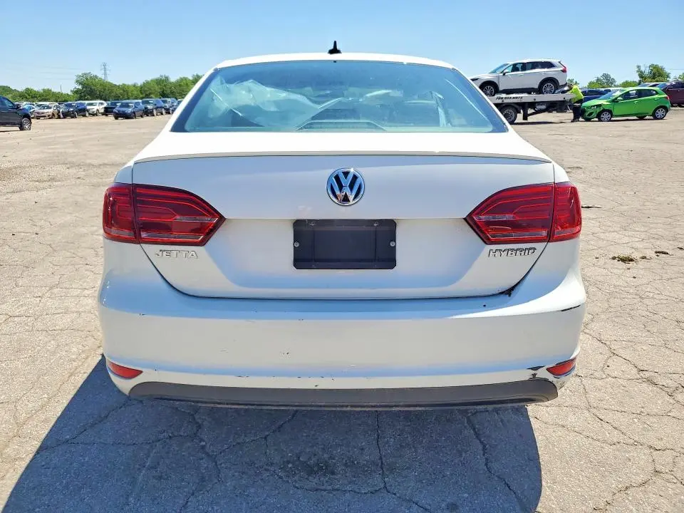 2013 VOLKSWAGEN JETTA   