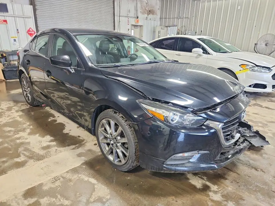 2018 MAZDA 3 TOURING  