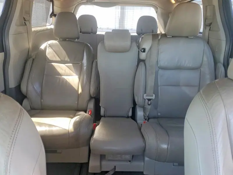 2019 TOYOTA SIENNA XLE 8-PASSENGER  