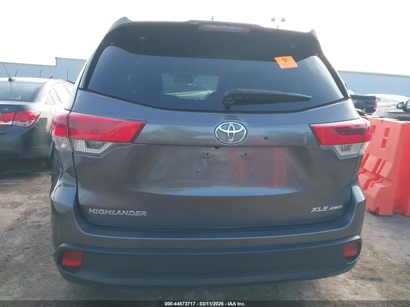 2017 TOYOTA HIGHLANDER XLE