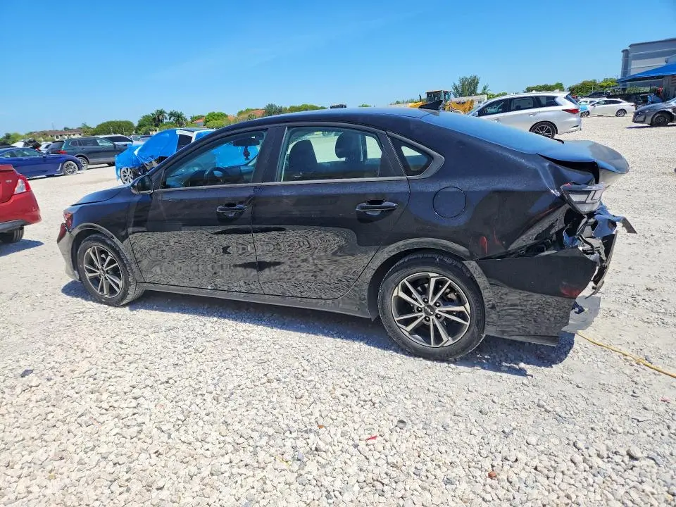 2022 KIA FORTE LXS  