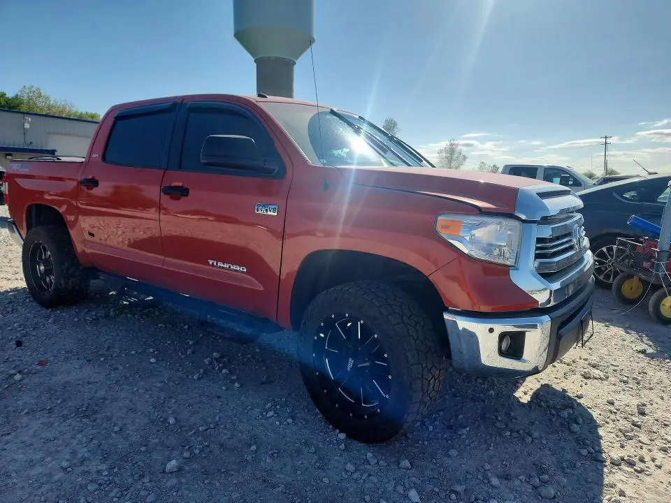 2017 TOYOTA TUNDRA SR5  