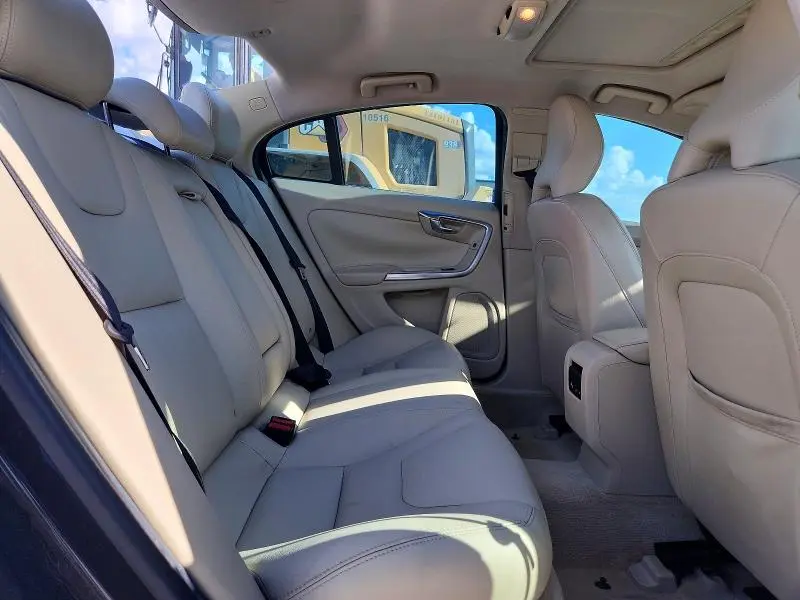2015 VOLVO S60 PLATINUM  
