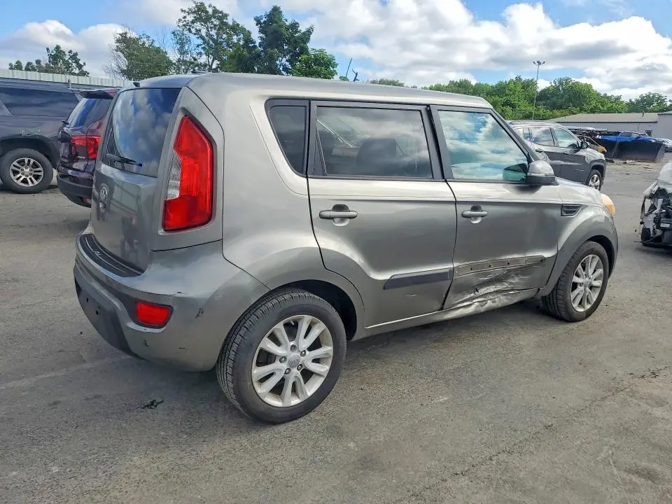 2013 KIA SOUL +  
