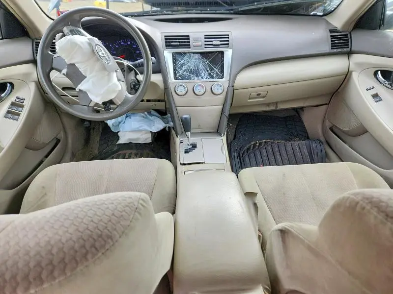 2011 TOYOTA CAMRY LE  