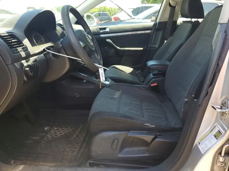 2010 VOLKSWAGEN JETTA S  
