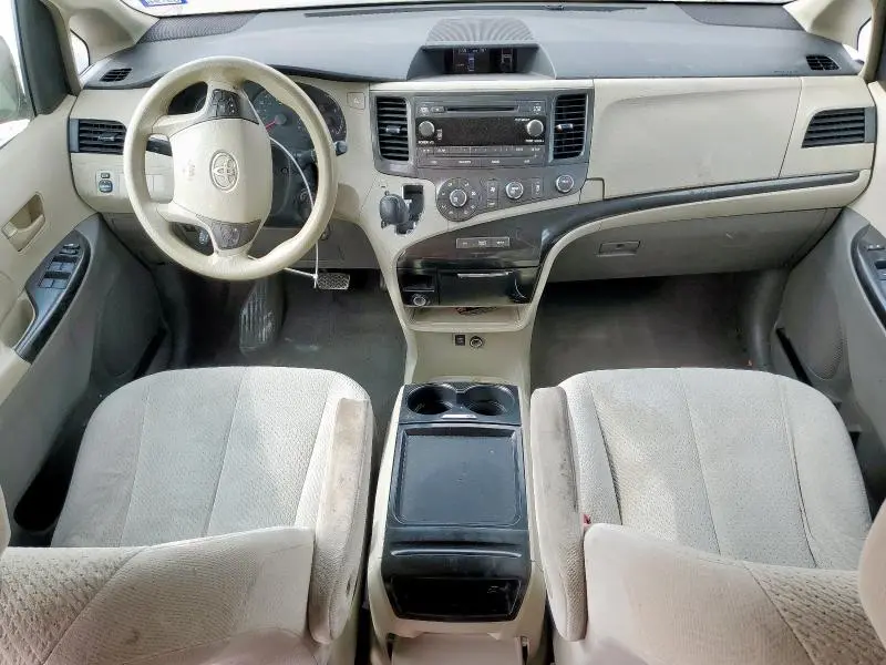 2011 TOYOTA SIENNA LE  