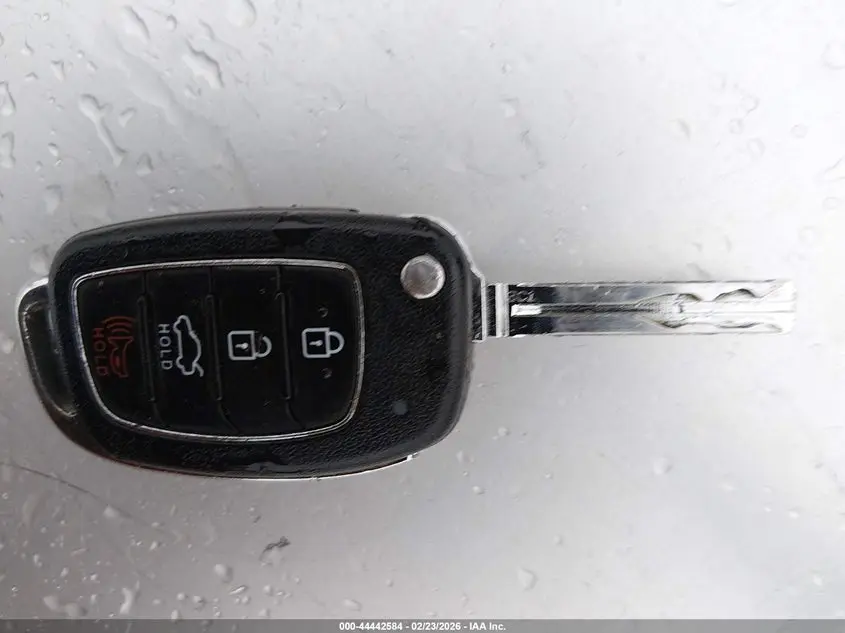 2019 HYUNDAI SONATA SE