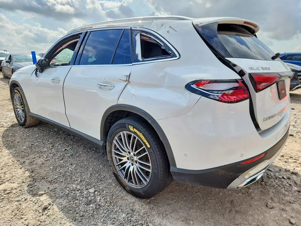2024 MERCEDES-BENZ GLC 300  