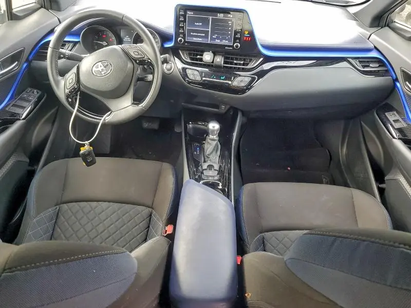 2021 TOYOTA C-HR XLE  