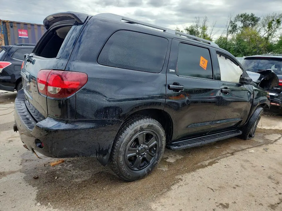 2018 TOYOTA SEQUOIA SR5  