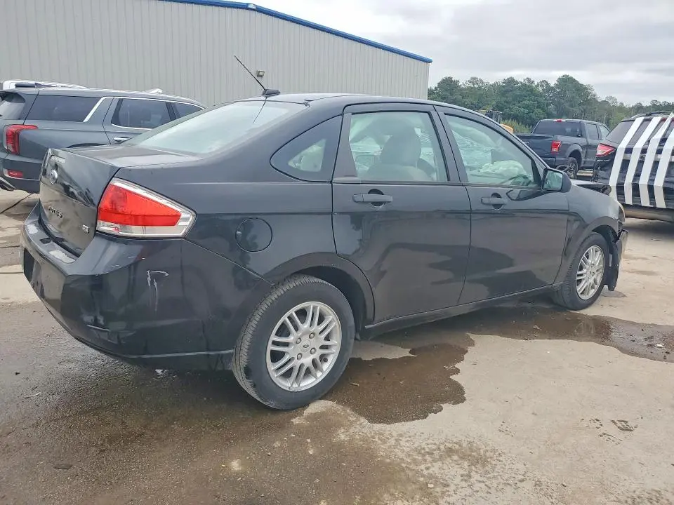 2011 FORD FOCUS SE  