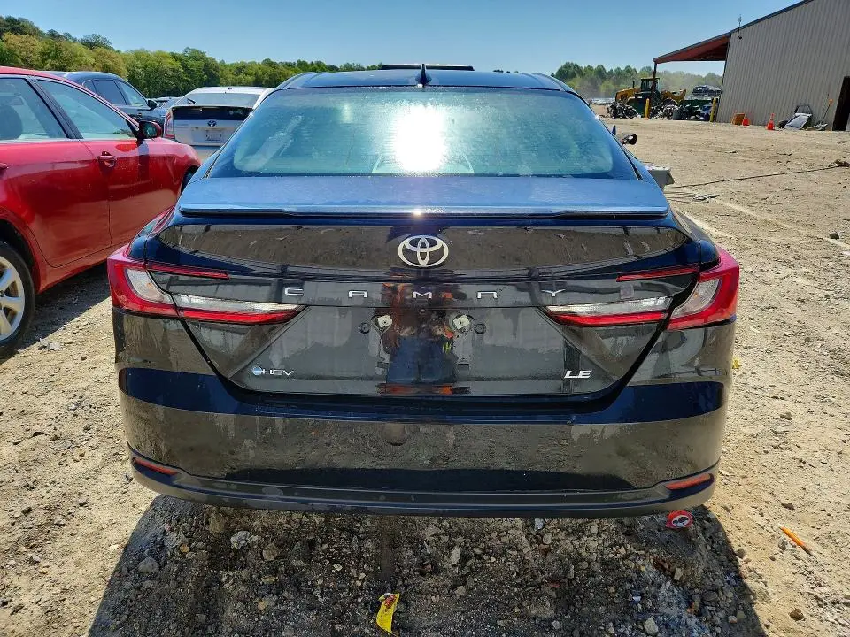 2025 TOYOTA CAMRY LE  