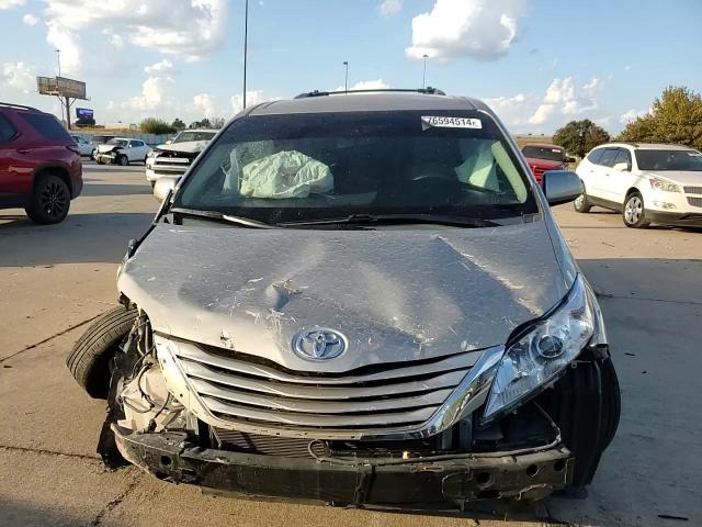 2015 TOYOTA SIENNA LE