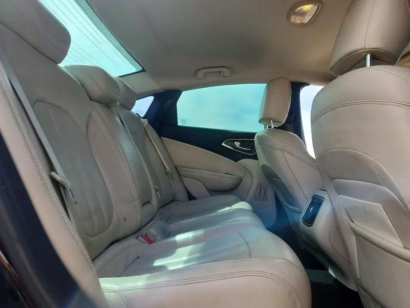 2016 CHRYSLER 200 C  