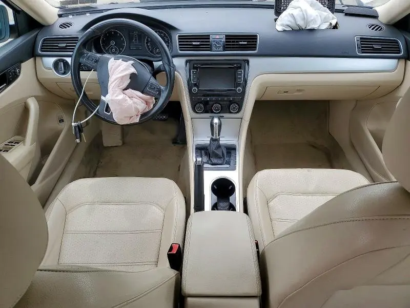 2013 VOLKSWAGEN PASSAT SE  